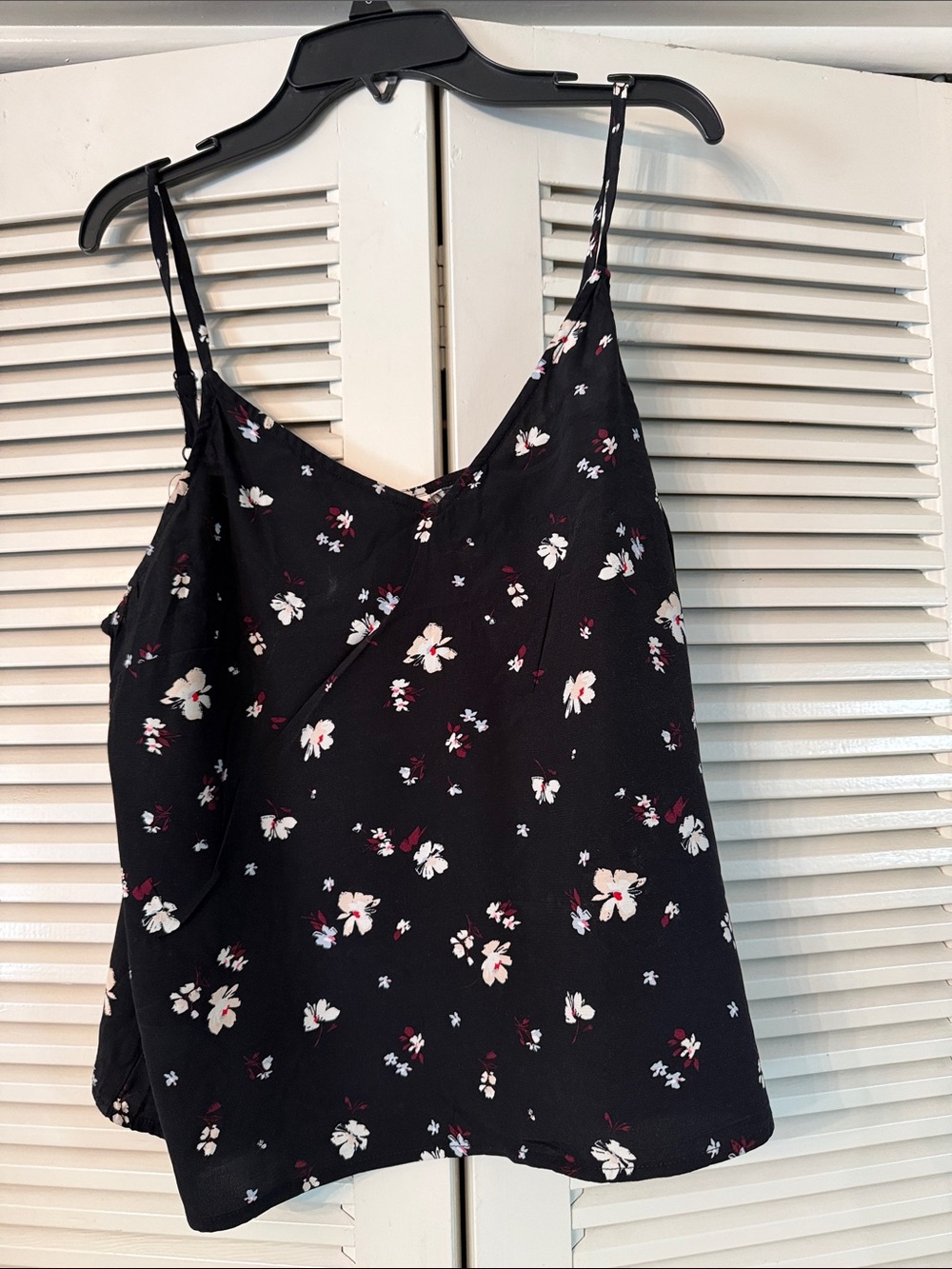 Women's Black Floral Camisole Top - Sleeveless V-Neck